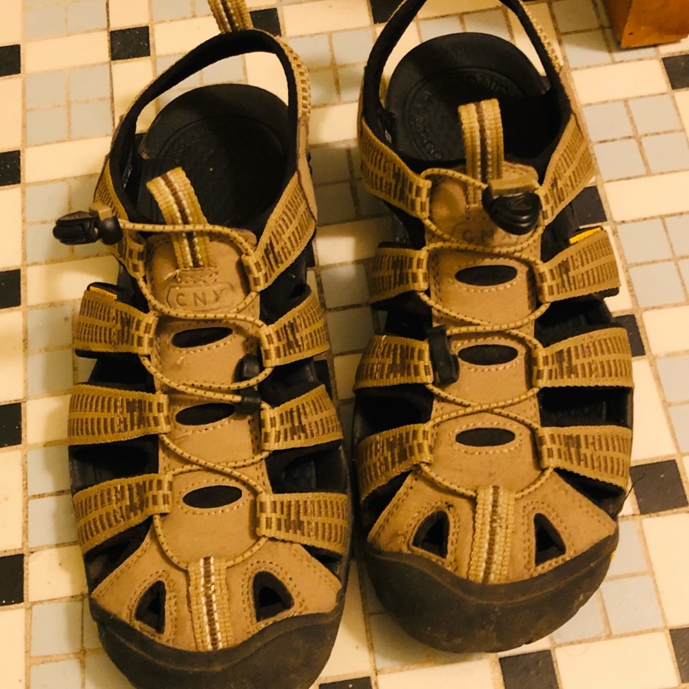 Keen Men's Clearwater sandals, size 7